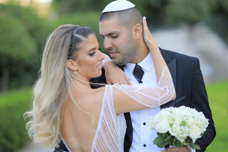 התגבר על הביישנות וכבש את ליבה של כלתו 1